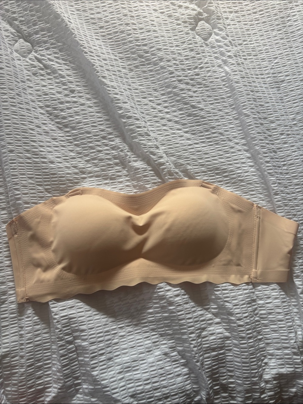 Seamless Strapless Bandeau Bra in Nude Beige